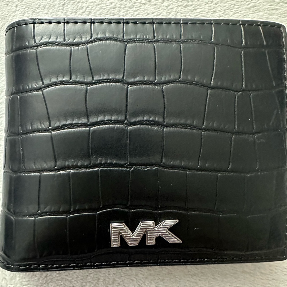 Michael Kors Men's Rivington Billfold Wallet with Passcase / brand new